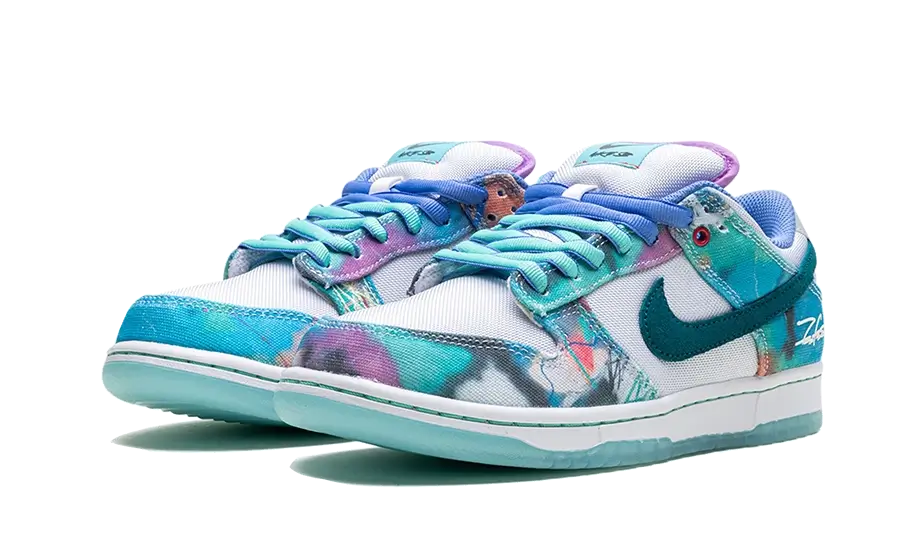 Nike SB Dunk Low "Futura Laboratories Bleached Aqua"