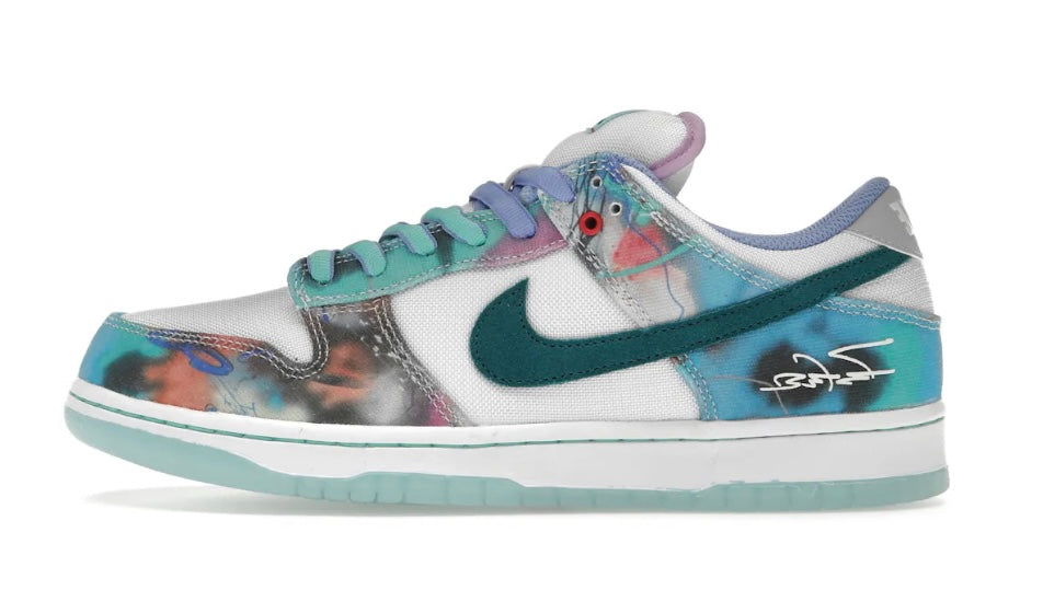 Nike SB Dunk Low "Futura Laboratories Bleached Aqua"